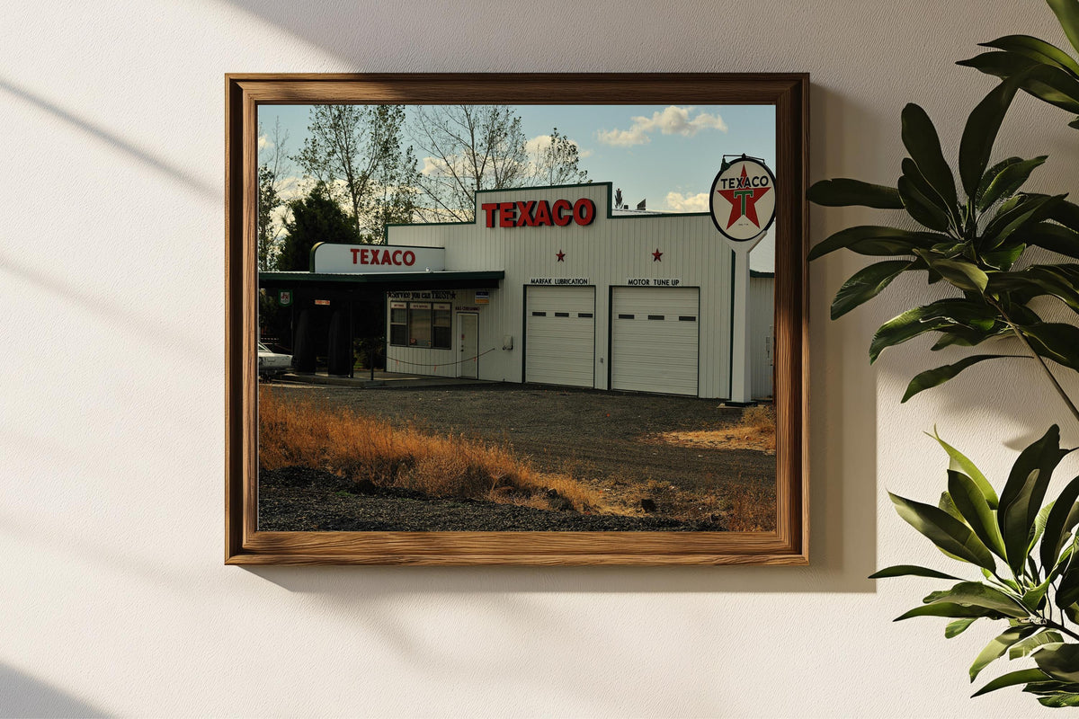 Vintage Texaco Gas Station: Oregon Ghost Towns