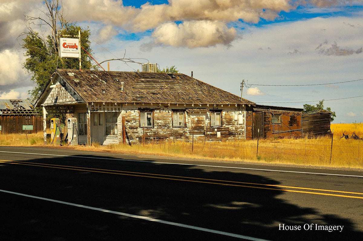 Abandoned Wilson Gas Station and Cafe in Kent: Oregon Ghost Towns