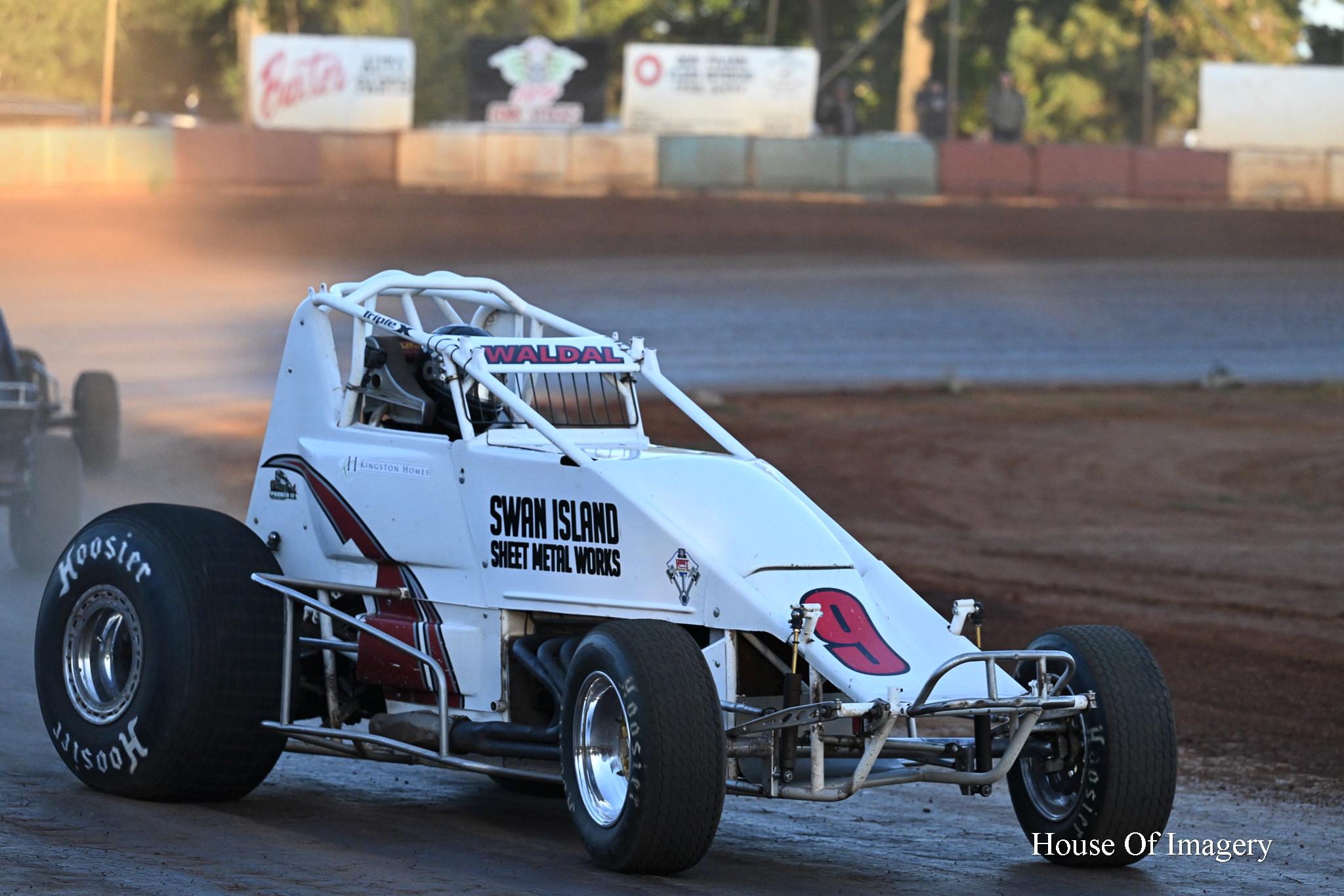 Sprint Car at Sunset Speedway-Banks, Oregon: Motorsports Photography
