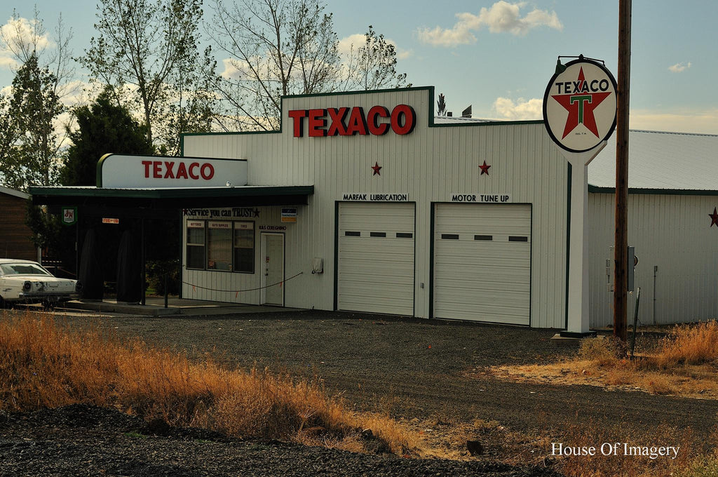 Vintage Texaco Gas Station: Oregon Ghost Towns
