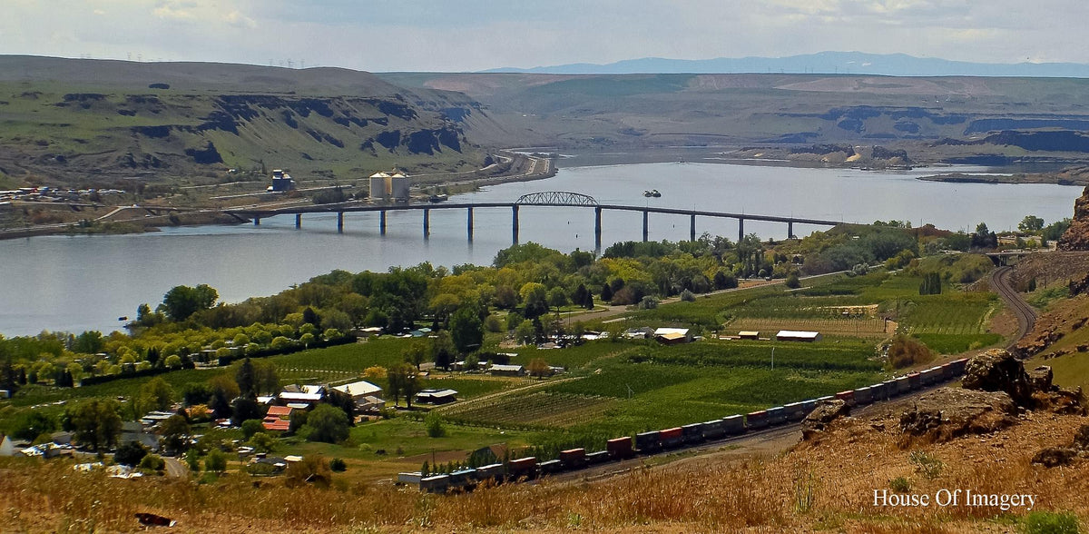 Maryhill and the Sam Hill Memorial Bridge: Eastern Washington Landscape Photography