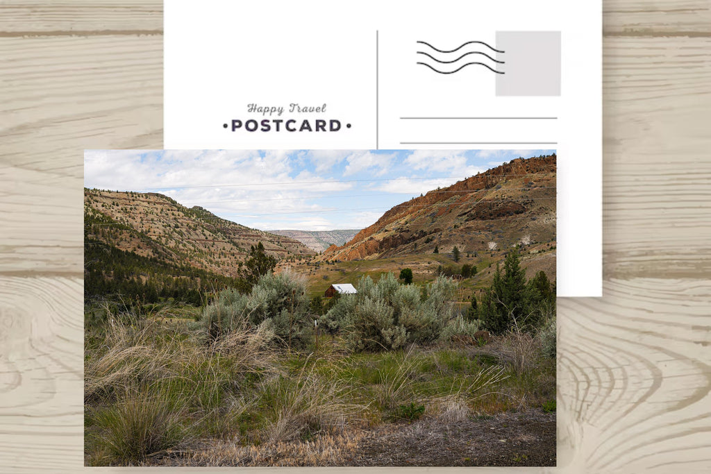 A Barn in the Middle of Nowhere: Eastern Oregon Landscape Photography