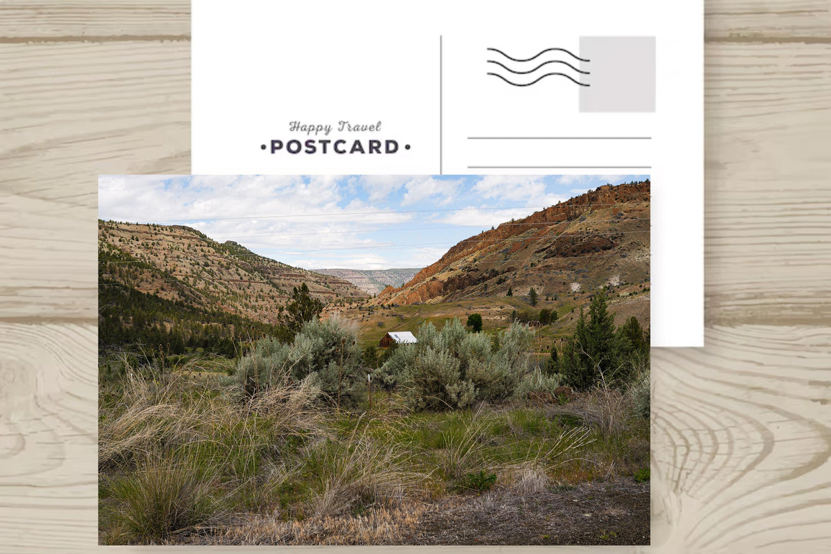 A Barn in the Middle of Nowhere: Eastern Oregon Landscape Photography